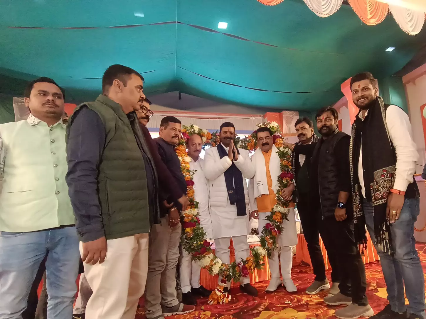 Unnao: बड़ी संख्या में पहुंचे साहित्य प्रेमी, हुई काव्य संध्या Unnao: बड़ी संख्या में पहुंचे साहित्य प्रेमी, हुई काव्य संध्या