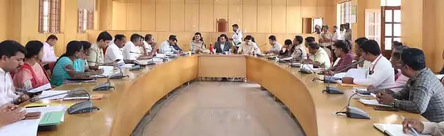 आश्रय योजना के तहत साइट उपलब्ध कराएं: Deputy Commissioner आश्रय योजना के तहत साइट उपलब्ध कराएं: Deputy Commissioner