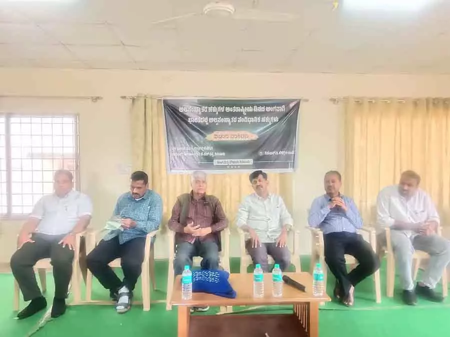 सभी के लिए सम्मानजनक जीवन सरकार की ज़िम्मेदारी है: Thinker Prof. K. Dorairaj सभी के लिए सम्मानजनक जीवन सरकार की ज़िम्मेदारी है: Thinker Prof. K. Dorairaj