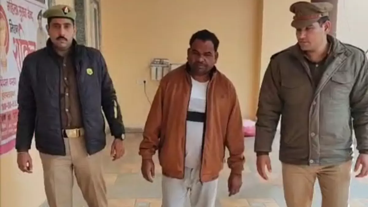 Bareilly: हिस्ट्रीशीटर तौफीक प्रधान पर कड़ी कार्रवाई, तमंचा बरामद Bareilly: हिस्ट्रीशीटर तौफीक प्रधान पर कड़ी कार्रवाई, तमंचा बरामद