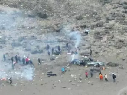 Tanzania: माउंट किलिमंजारो पर हेलीकॉप्टर क्रैश, 5 की मौत Tanzania: माउंट किलिमंजारो पर हेलीकॉप्टर क्रैश, 5 की मौत