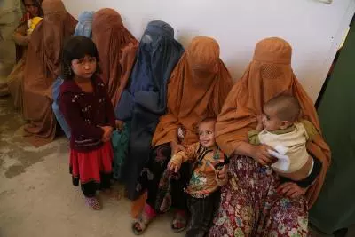 3,500+ अफ़गान शरणार्थी पाकिस्तान और ईरान से निकाले गए: Taliban 3,500+ अफ़गान शरणार्थी पाकिस्तान और ईरान से निकाले गए: Taliban