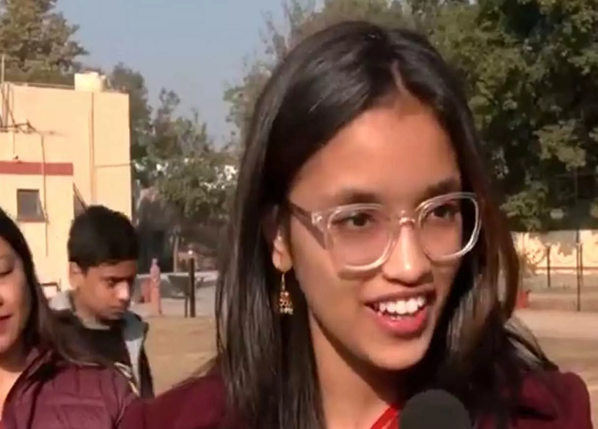 PM मोदी के साथ क्रिसमस मनाने में गायक मंडली की खुशी PM मोदी के साथ क्रिसमस मनाने में गायक मंडली की खुशी