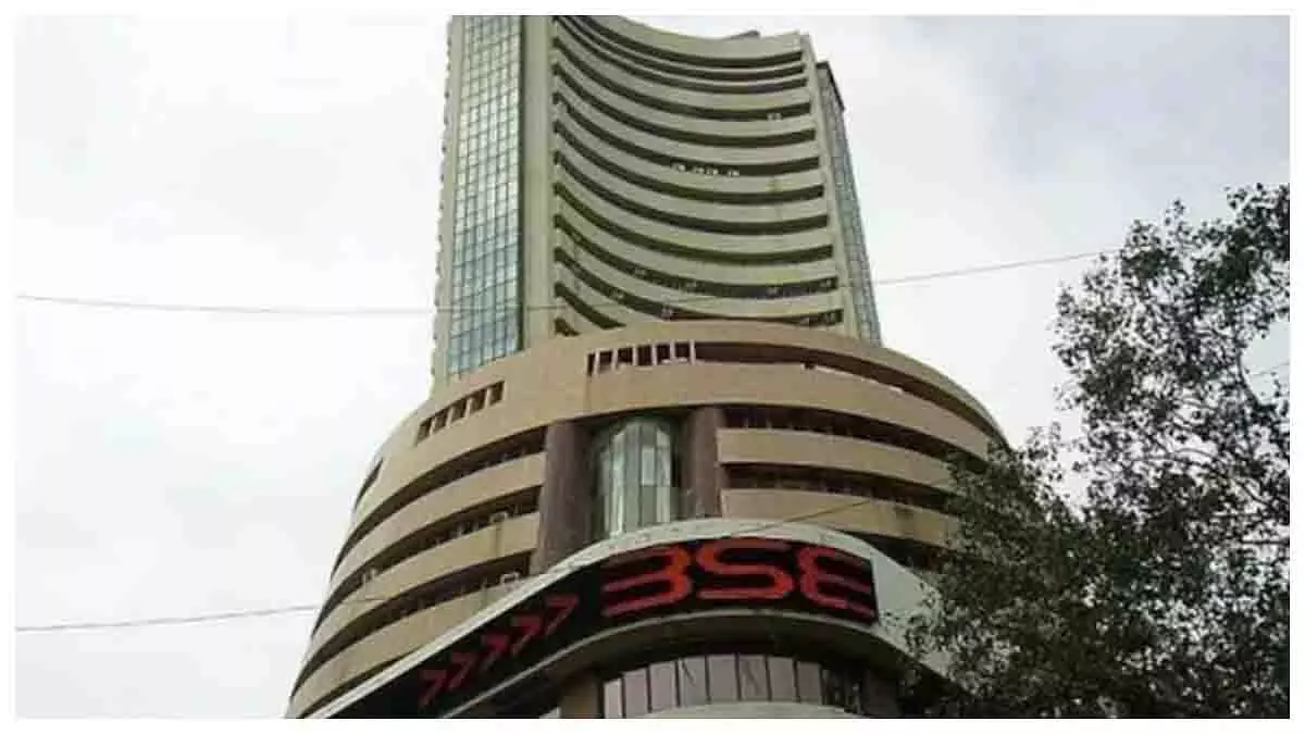 सेंसेक्स–निफ्टी बंद: ठंडी कारोबार की छाया, निवेशक रखें होशियार सेंसेक्स–निफ्टी बंद: ठंडी कारोबार की छाया, निवेशक रखें होशियार