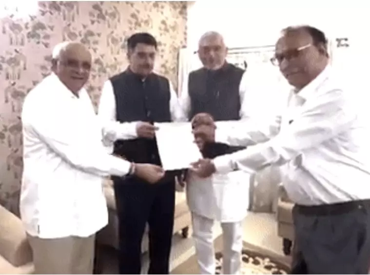 गुजरात उपाध्यक्ष Jethabhai Bharwad का इस्तीफा, राजनीतिक बदलाव के संकेत गुजरात उपाध्यक्ष Jethabhai Bharwad का इस्तीफा, राजनीतिक बदलाव के संकेत