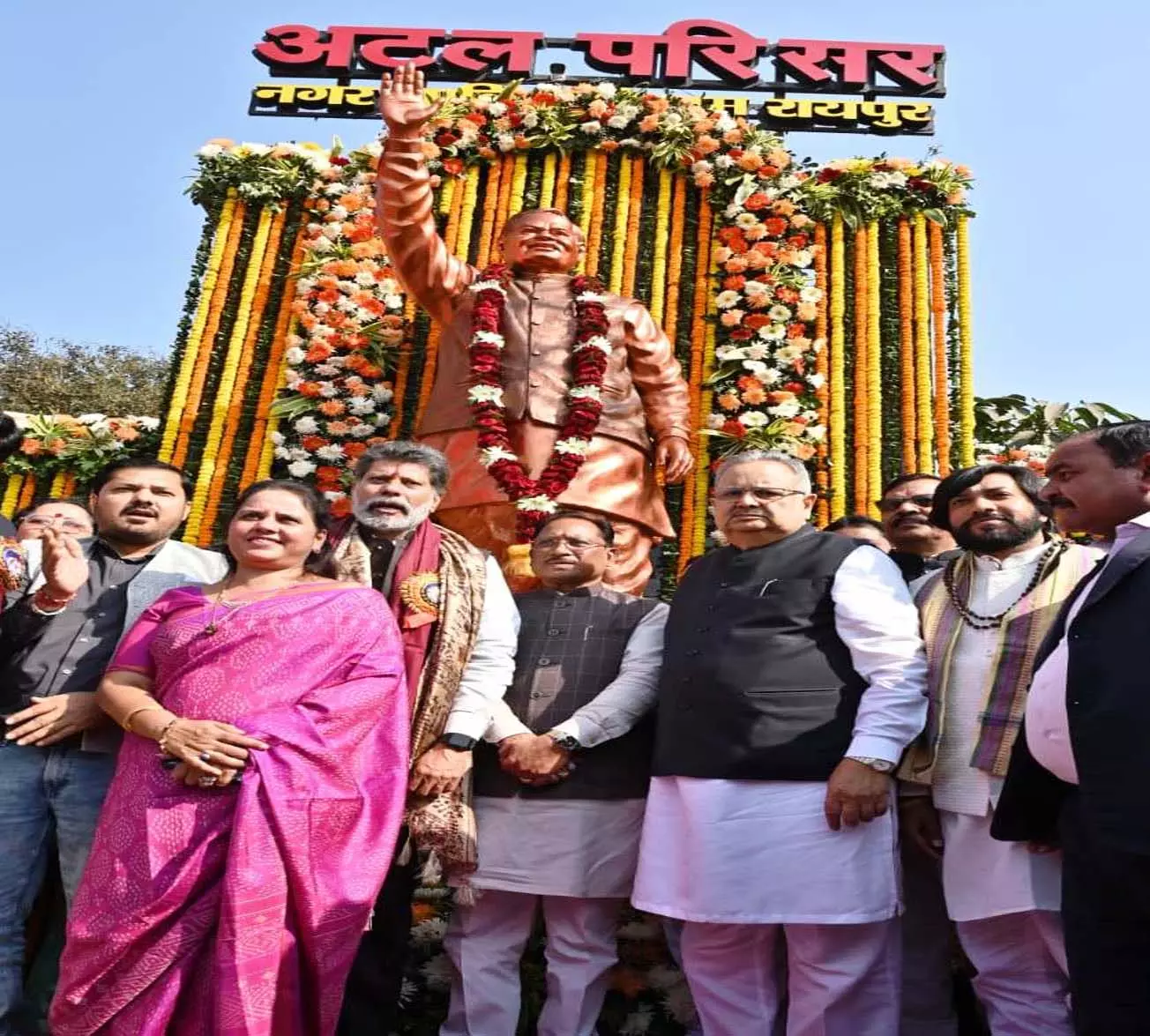 मुख्यमंत्री विष्णुदेव साय ने 187 करोड़ के 23 कार्यों का किया लोकार्पण-भूमिपूजन मुख्यमंत्री विष्णुदेव साय ने 187 करोड़ के 23 कार्यों का किया लोकार्पण-भूमिपूजन
