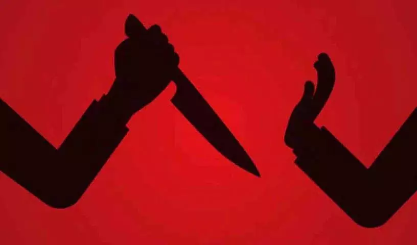 Shamshabad में महेश (26) की बेरहमी से हत्या, अज्ञात हमलावरों ने गला काटा Shamshabad में महेश (26) की बेरहमी से हत्या, अज्ञात हमलावरों ने गला काटा