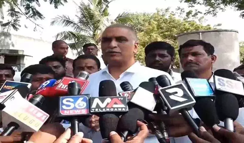 CM Revanth Reddy को पेड़ से बांध देना चाहिए और उनका धड़ काट देना चाहिए: हरीश राव CM Revanth Reddy को पेड़ से बांध देना चाहिए और उनका धड़ काट देना चाहिए: हरीश राव