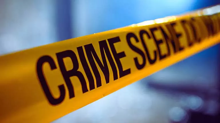 Khas Panchayat भवन में महिला मुखिया को बालों से पकड़कर पीटा गया Khas Panchayat भवन में महिला मुखिया को बालों से पकड़कर पीटा गया