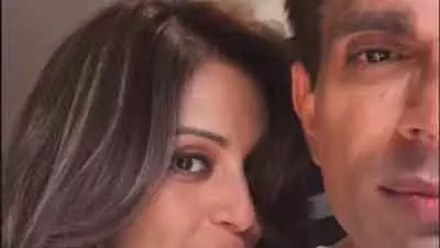 Bipasha Basu का रोमांटिक अंदाज: करण सिंह ग्रोवर को बताया ईश्वर का सबसे बड़ा तोहफा Bipasha Basu का रोमांटिक अंदाज: करण सिंह ग्रोवर को बताया ईश्वर का सबसे बड़ा तोहफा
