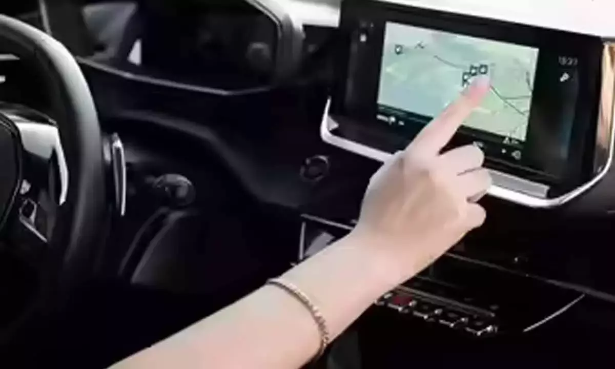 Android Auto जल्द ही यूज़र्स को कार डिस्प्ले पर सीधे मीडिया दिखाने की सुविधा दे सकता