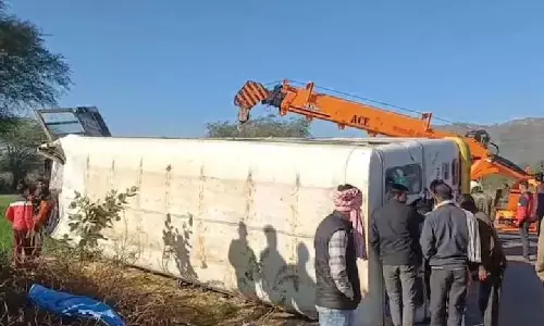 Ajmer Accident: यात्रियों से भरी बस पलटी, 30 से अधिक यात्री घायल