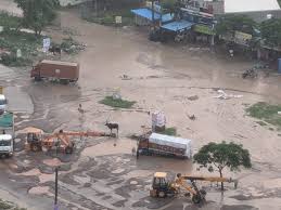 Gurugram के सेक्टर 82-85 में गड्ढे और ऊबड़-खाबड़ सड़कें एक बड़ी समस्या