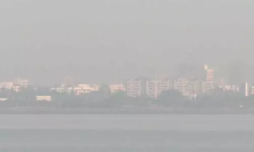 Mumbai : शहर में ठंड का एहसास हुआ, लेकिन खराब हवा की क्वालिटी स्वास्थ्य पर बुरा असर डाल रही है Mumbai : शहर में ठंड का एहसास हुआ, लेकिन खराब हवा की क्वालिटी स्वास्थ्य पर बुरा असर डाल रही है