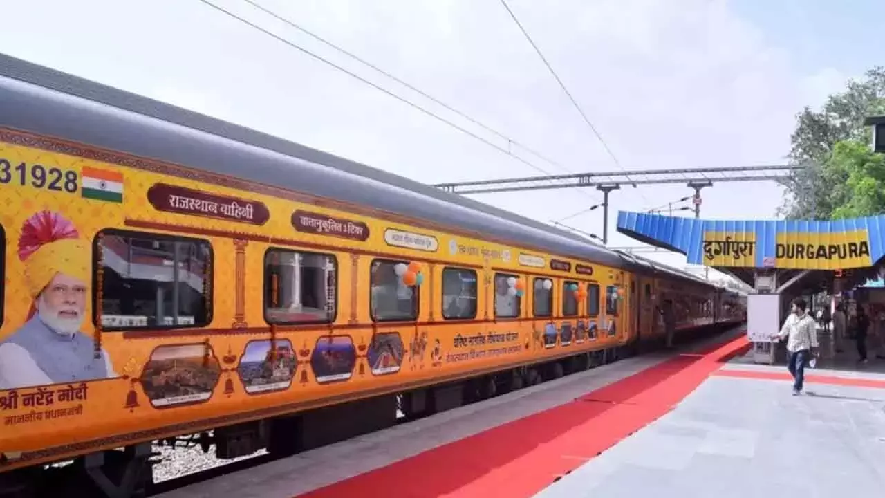 Telangana: रेलवे ने बढ़ती लागत को पूरा करने के लिए किराए में मामूली बढ़ोतरी की घोषणा की Telangana: रेलवे ने बढ़ती लागत को पूरा करने के लिए किराए में मामूली बढ़ोतरी की घोषणा की