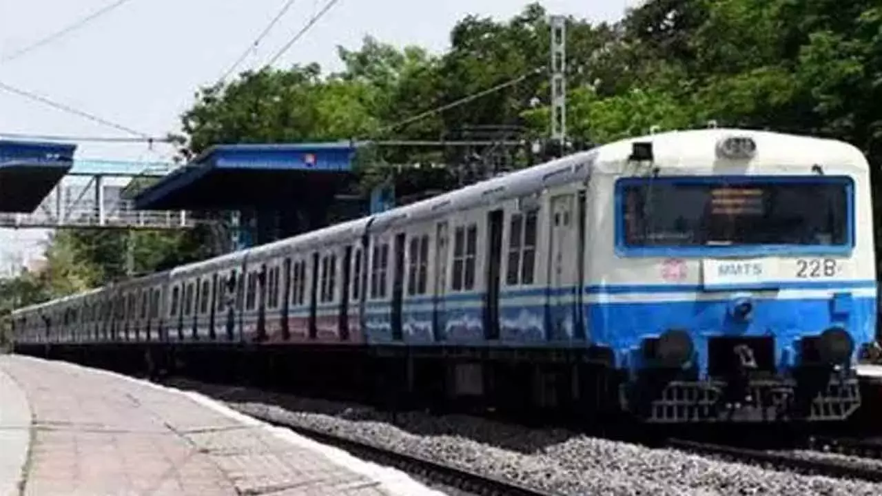 MMTS विशेष सेवाएं नए साल की यात्रा को सुचारू बनाने के लिए तैयार MMTS विशेष सेवाएं नए साल की यात्रा को सुचारू बनाने के लिए तैयार