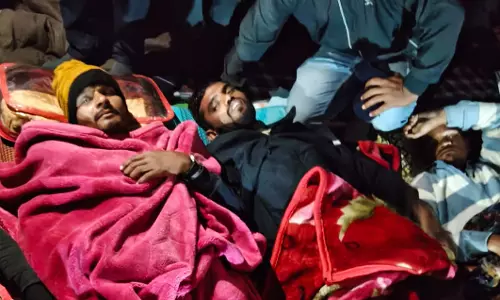 बीमार पड़े अनशन में बैठे कई डीएड अभ्यर्थी