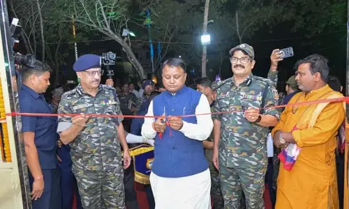 ओडिशा के सीएम ने SOG ट्रेनिंग हॉल और आधुनिक आतंकवाद विरोधी कॉम्प्लेक्स का उद्घाटन किया ओडिशा के सीएम ने SOG ट्रेनिंग हॉल और आधुनिक आतंकवाद विरोधी कॉम्प्लेक्स का उद्घाटन किया