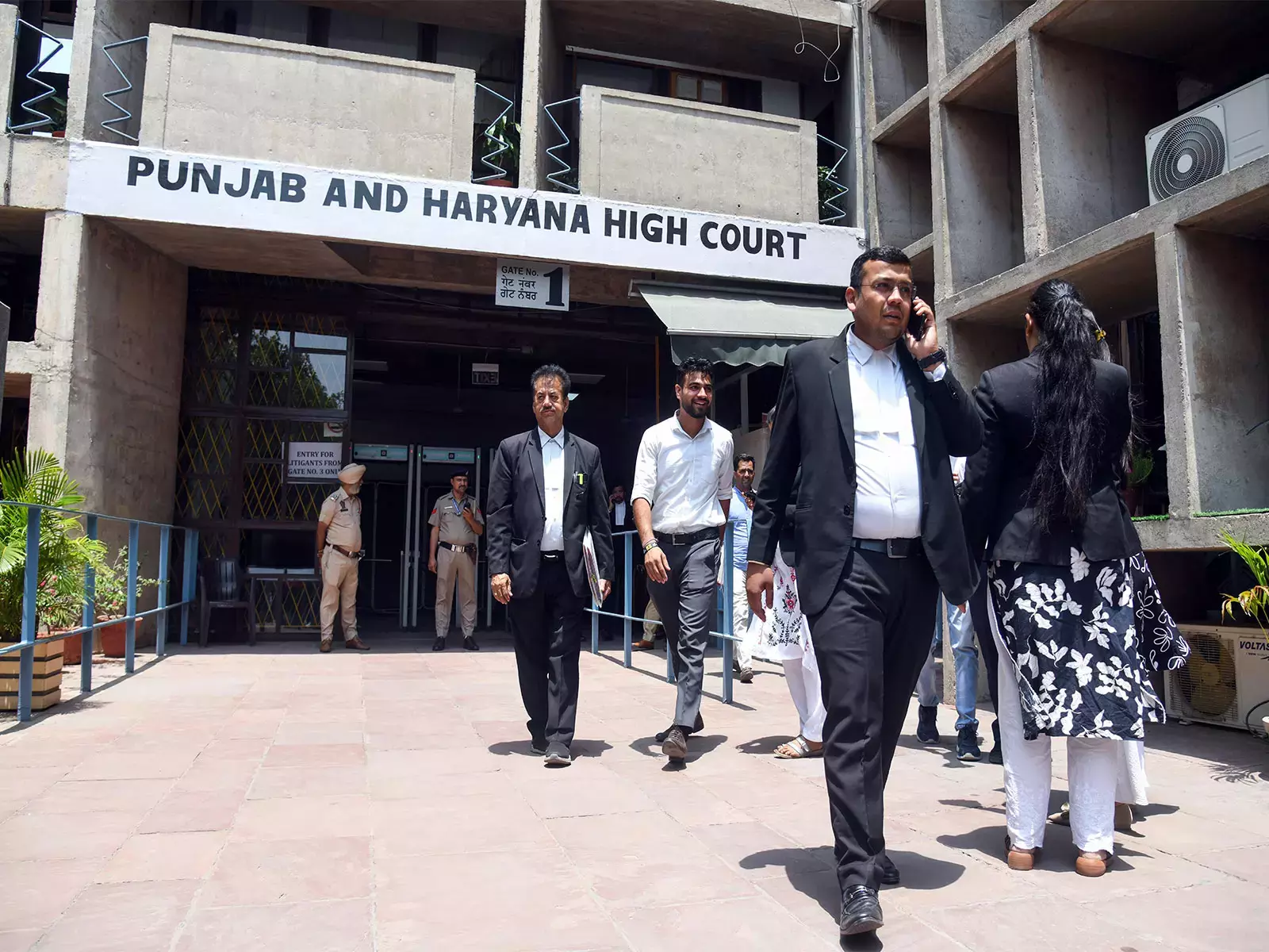 Chandigarh: HSVP को हाईकोर्ट की सख्त फटकार Chandigarh: HSVP को हाईकोर्ट की सख्त फटकार