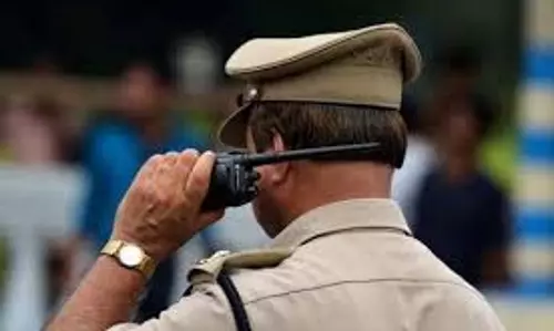 Gurugram: फार्महाउस पर पुलिस की Raid, 16 नाइजीरियन समेत 18 आरोपी गिरफ्तार Gurugram: फार्महाउस पर पुलिस की Raid, 16 नाइजीरियन समेत 18 आरोपी गिरफ्तार