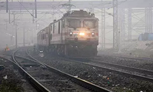 Kerala में ट्रेन रोककर वीडियो बनाने के आरोप में दो लोगों के खिलाफ मामला दर्ज