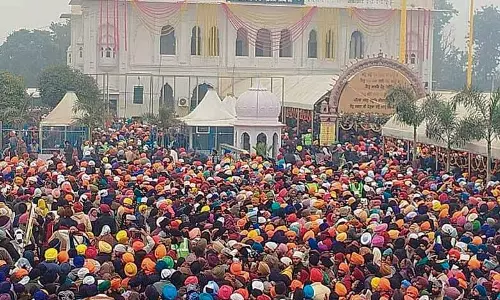 जोर मेले में लाखों लोगों ने Guru Gobind Singh के बेटों की शहादत को याद किया