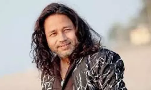 Kailash Kher : लाइव शो में भीड़ हुई बेकाबू, मची अफरा-तफरी Kailash Kher : लाइव शो में भीड़ हुई बेकाबू, मची अफरा-तफरी