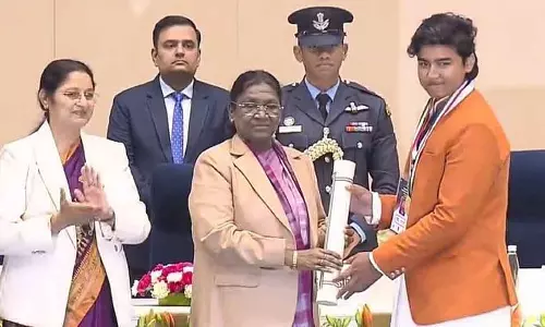 सूर्यवंशी को दिया गया Bala Award राष्ट्रपति मुर्मू ने इसे प्रस्तुत किया सूर्यवंशी को दिया गया Bala Award राष्ट्रपति मुर्मू ने इसे प्रस्तुत किया