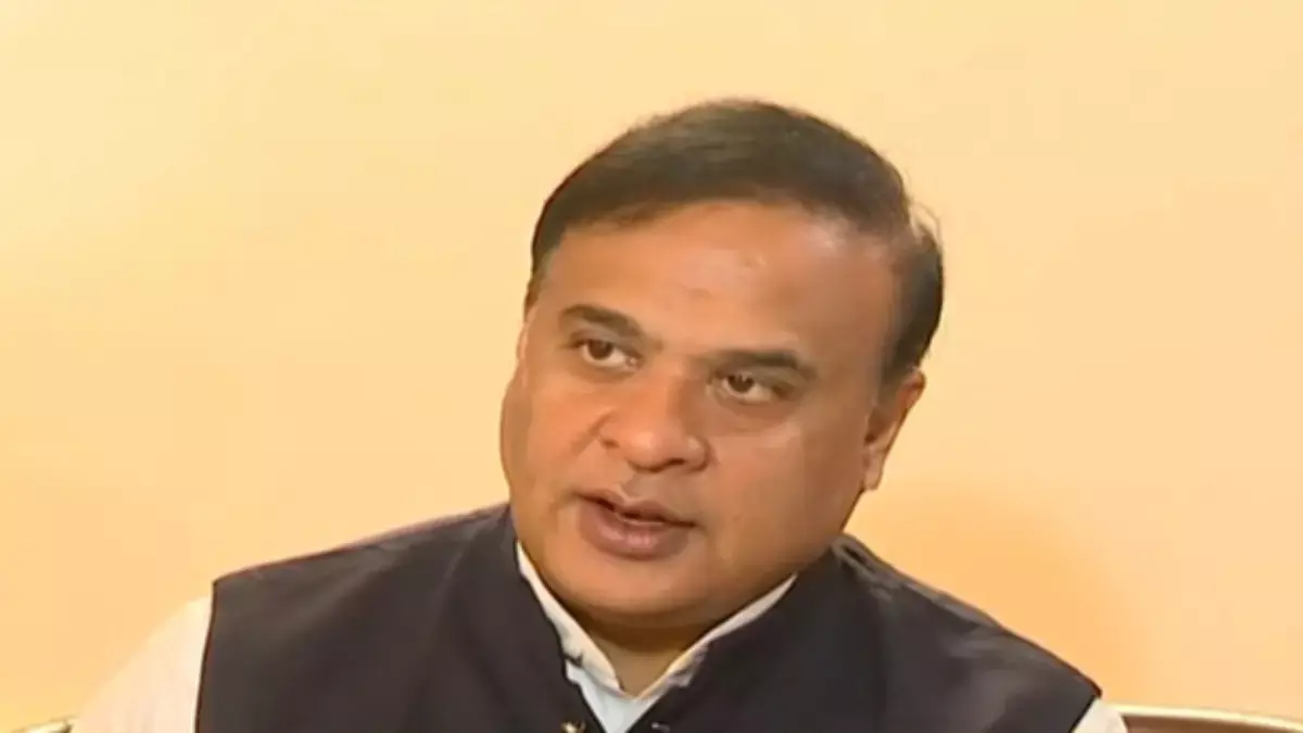 असम में मुस्लिम आबादी अब 40% घुसपैठ की वजह से: हिमंत बिस्वा सरमा का विस्फोटक दावा