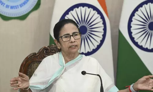 Kolkata: ममता के लिए नेताओं ने बढ़ाया राजनीतिक दबाव