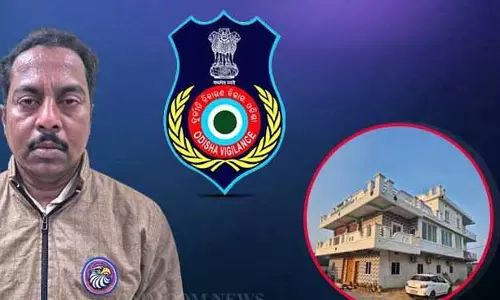 विजिलेंस ने DA के आरोपों में मलकानगिरी के जूनियर इंजीनियर की चार जगहों पर संपत्तियों पर छापा मारा विजिलेंस ने DA के आरोपों में मलकानगिरी के जूनियर इंजीनियर की चार जगहों पर संपत्तियों पर छापा मारा