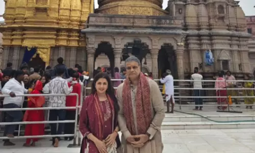 Bhagyashree ने बनारस में भावपूर्ण आध्यात्मिक यात्रा के साथ 2025 को कहा अलविदा Bhagyashree ने बनारस में भावपूर्ण आध्यात्मिक यात्रा के साथ 2025 को कहा अलविदा