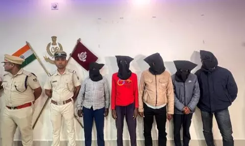 Odisha: दोहरे हत्याकांड के आरोप में सुरक्षा गार्ड गिरफ्तार Odisha: दोहरे हत्याकांड के आरोप में सुरक्षा गार्ड गिरफ्तार