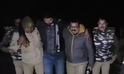 पुलिस मुठभेड़ में 5 बदमाश गिरफ्तार, दो गोली लगने से घायल पुलिस मुठभेड़ में 5 बदमाश गिरफ्तार, दो गोली लगने से घायल