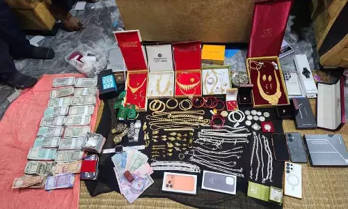 Odisha के एक फॉरेस्ट ऑफिसर के पास से 1 किलो सोना, प्लॉट और बिल्डिंग मिली
