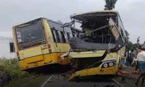 Chengalpattu के पास बस टक्कर में दो छात्रों की मौत