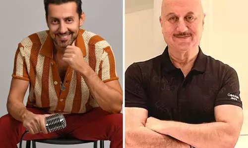 Max Amini ने भारत की ज़िंदगी बदलने वाली यात्रा पर बात की, अनुपम खेर के साथ एक पल शेयर किया Max Amini ने भारत की ज़िंदगी बदलने वाली यात्रा पर बात की, अनुपम खेर के साथ एक पल शेयर किया