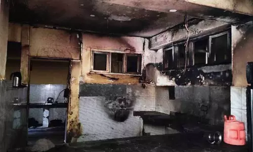 Canteen में आग लगने के बाद फायर डिपार्टमेंट की तेज़ कार्रवाई से अस्पताल में बड़ा हादसा टल गया