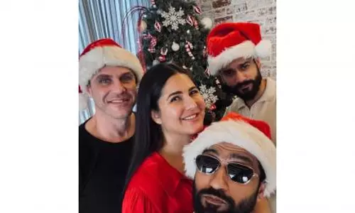 Christmas की खुशी में कैटरीना-कौशल की रोमांटिक झलक