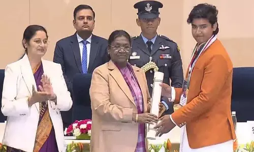 Vaibhav Suryavanshi को राष्ट्रपति मुर्मू से राष्ट्रीय बाल पुरस्कार मिला Vaibhav Suryavanshi को राष्ट्रपति मुर्मू से राष्ट्रीय बाल पुरस्कार मिला