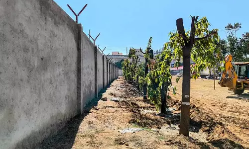 जिमखाना ग्राउंड्स में SCB एलिवेटेड कॉरिडोर के लिए सड़क चौड़ीकरण का काम तेज़ी से चल रहा है जिमखाना ग्राउंड्स में SCB एलिवेटेड कॉरिडोर के लिए सड़क चौड़ीकरण का काम तेज़ी से चल रहा है