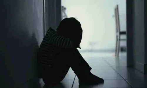 Kanpur में पेन चोरी के आरोप में 8 साल के बच्चे को परेशान करने के मामले में स्कूल स्टाफ पर केस दर्ज Kanpur में पेन चोरी के आरोप में 8 साल के बच्चे को परेशान करने के मामले में स्कूल स्टाफ पर केस दर्ज