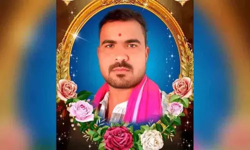 BRS सोशल मीडिया एक्टिविस्ट की मौत, LV प्रसाद हॉस्पिटल को आंखें दान कीं BRS सोशल मीडिया एक्टिविस्ट की मौत, LV प्रसाद हॉस्पिटल को आंखें दान कीं