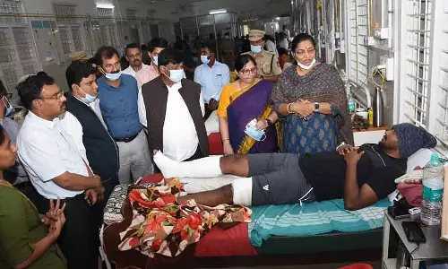 Explosion incident : मंत्री एच.सी. महादेवप्पा ने घायलों के स्वास्थ्य के बारे में जानकारी ली