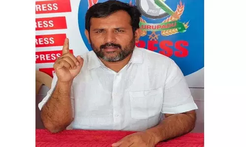 यह रेवंत रेड्डी की गिरावट का सबूत है: Lakavat Giribabu यह रेवंत रेड्डी की गिरावट का सबूत है: Lakavat Giribabu