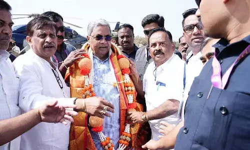 रेलवे किराए में बढ़ोतरी पर सवाल उठाएं: CM ने बीजेपी नेताओं को सलाह दी रेलवे किराए में बढ़ोतरी पर सवाल उठाएं: CM ने बीजेपी नेताओं को सलाह दी