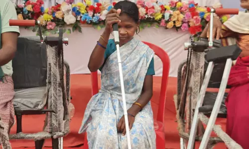 सुशासन की रोशनी से संवर रहे हैं जीवन, नेत्रहीन इंद्राणी की राह पहले से हुई आसान सुशासन की रोशनी से संवर रहे हैं जीवन, नेत्रहीन इंद्राणी की राह पहले से हुई आसान