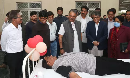 Jaipur: रक्तदान को लेकर मंत्री का जोर, जीवन बचाना सबसे बड़ा पुण्य कार्य Jaipur: रक्तदान को लेकर मंत्री का जोर, जीवन बचाना सबसे बड़ा पुण्य कार्य