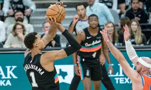 Oklahoma  सिटी को स्पर्स ने हराया, वेम्बन्यामा ने कमाल दिखाया