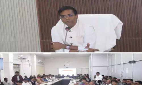 कलेक्टर ने धान खरीदी केन्द्रों के नोडल अधिकारियों की ली संयुक्त बैठक कलेक्टर ने धान खरीदी केन्द्रों के नोडल अधिकारियों की ली संयुक्त बैठक